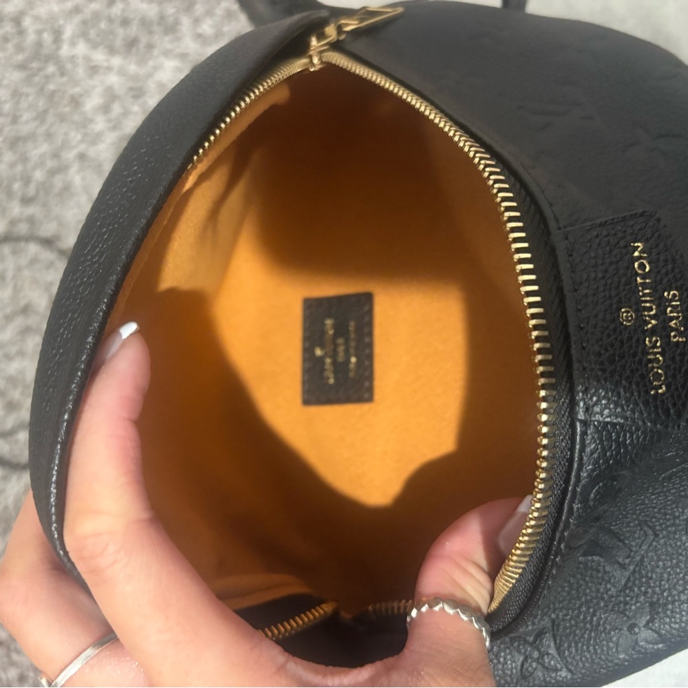Louis Vuitton Black Monogram Crossbody Bag - Picture 2 of 5